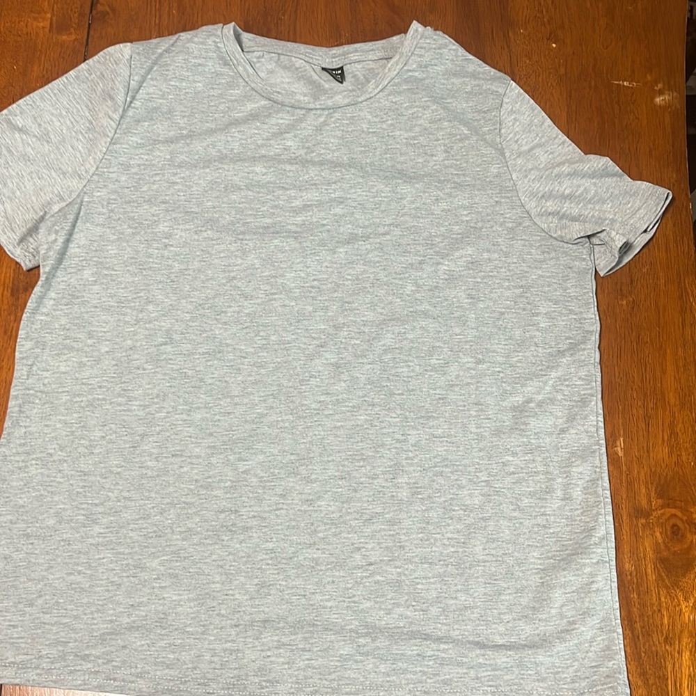 4 piece sold top tees